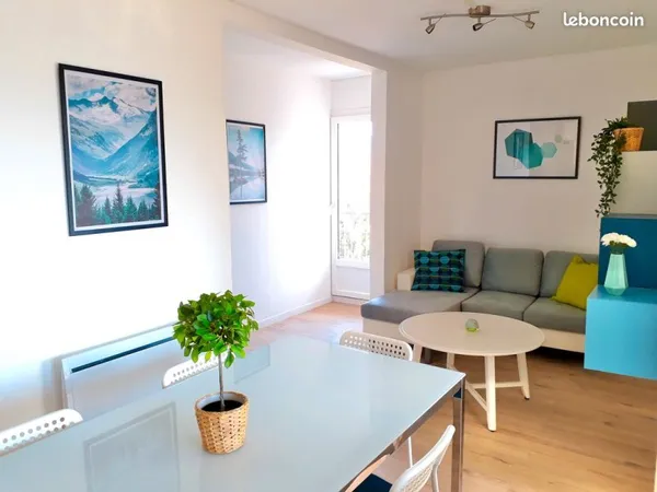 🔑 A louer, 1 chambre meublée dans un bel appartement de 107 m2 rénové spécialement pour la colocatio