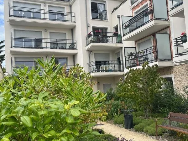 Grand T1 de 38m² dans résidence seniors à Mantes-la-Jolie quartier Gassicourt