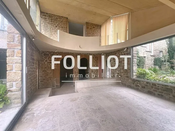 Ensemble immobilier dans le centre-ville d'Avranches (50300) ! 19 pièces, 440 m² - Terrain et garage