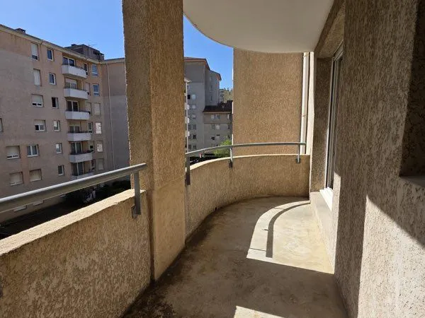 Res privée T3 à louer