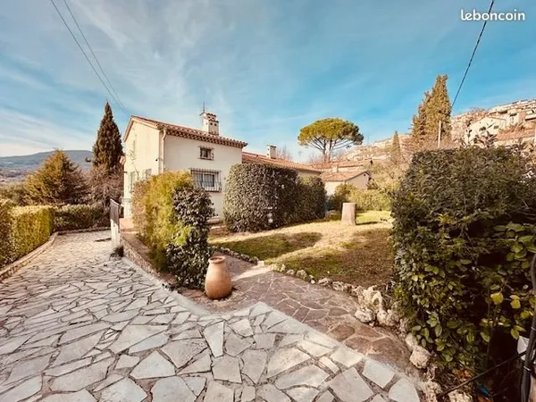 VENTE Maison de 4 pièces de 100 m² à Fayence 83440 VILLA traditionnelle, 4 PIECES avec DEPENDANCE - 