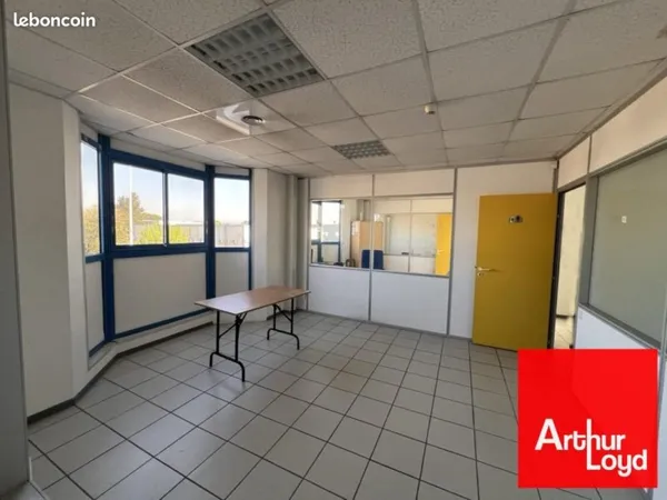 Bureaux 180 m²