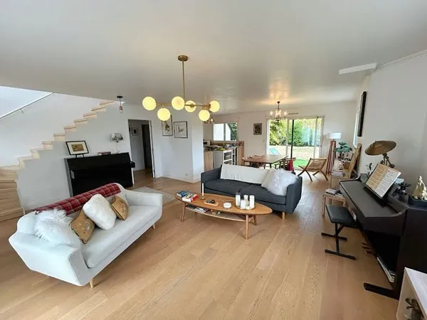 Maison 6 pièces 153 m²
