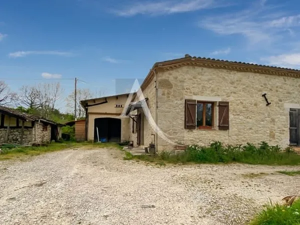 Maison et dépendances ..