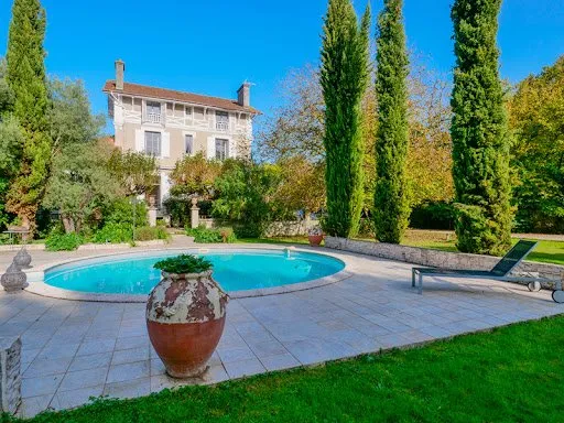 Maison 7 pièces 280 m²