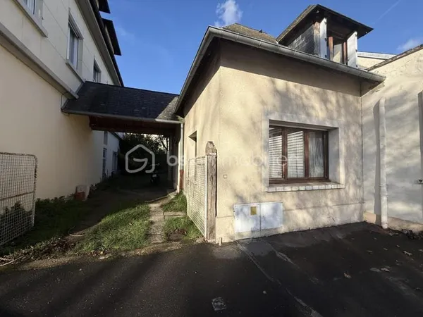 Opportunité d'investissement au coeur du centre-ville de Pont- L'Evêque- VENTE AVEC DUH