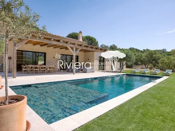Villa Luxueuse Avec Piscine !