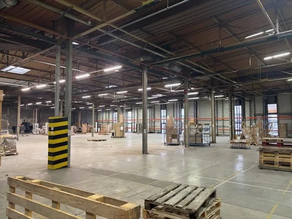 Entrepôt 3052 m²