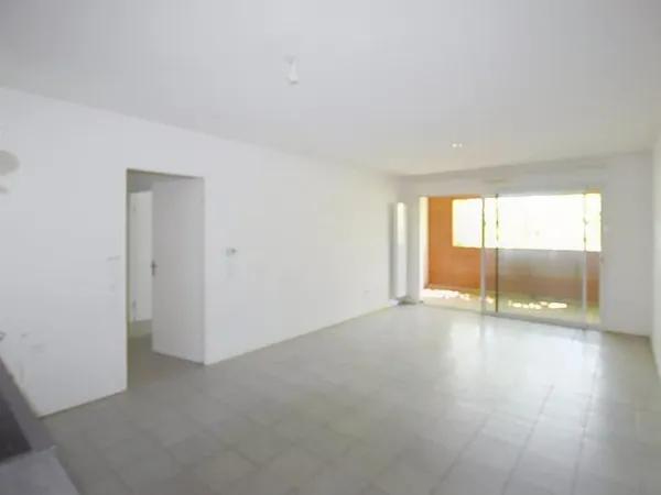 T3 grande terrasse, parking sous sol, cave, ascenseur