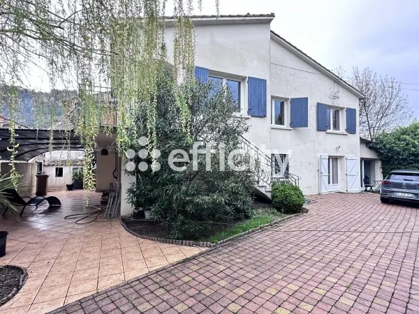 Maison 6 pièces 176 m²