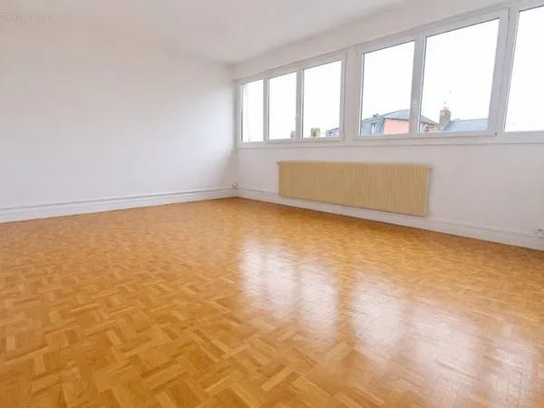 Exclusivité agence - appartement lumineux et traversant - 2 min du centre ville