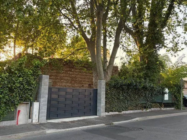 À VENDRE - Terrain 435 m. Avec ruine à rénover