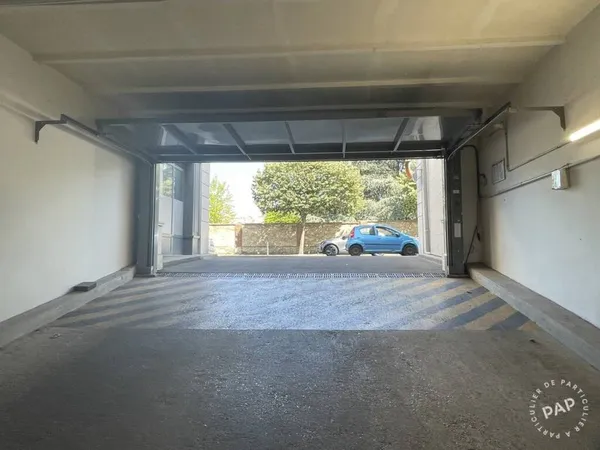 Garage/Parking