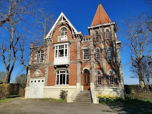 Maison bourgeoise individuelle de 180 m², à rénover !
