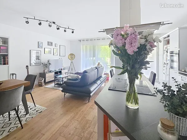 Vends T3 74m² Croix Barbieux - Jardin au calme avec vue parc - Garage + parking (rare)