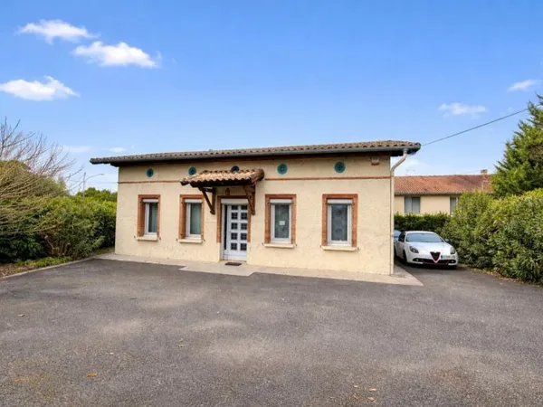 Maison 4 chambres - 98 m² habitables - Terrain 737 m² - Accès rapide