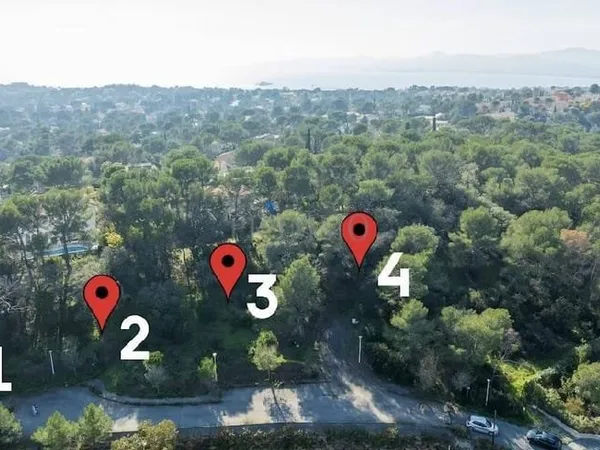 Terrain 808 m²