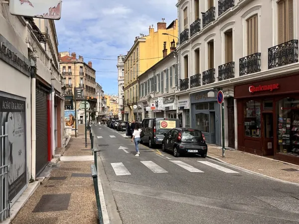 LOCAL COMMERCIAL HYERES CENTRE