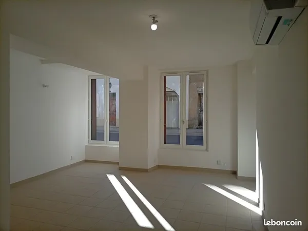 Studio 1 pièce 27 m²