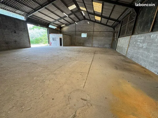 LOCAL 100m² MÉRIGNAC - STOCKAGE / ATELIER - 700 HT CC