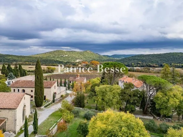 Mas provençal 20 pièces 2952 m²