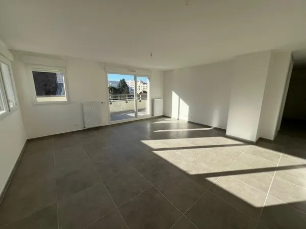 À vendre - Appartement T4 de 85.02 m² avec balcon à Vétraz-Monthoux (74)
