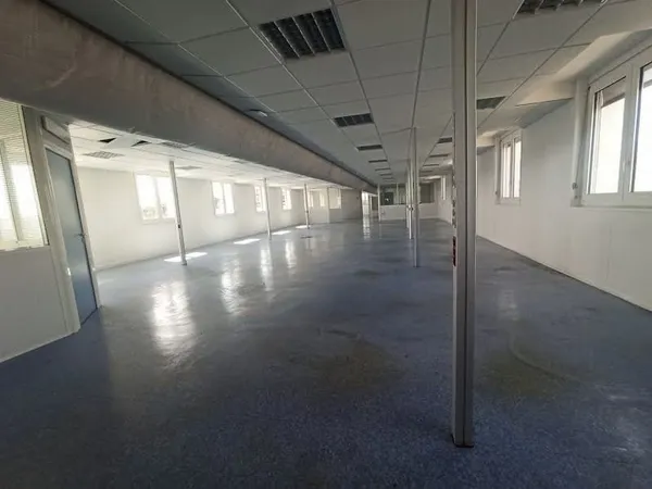 Bureaux 620 m²