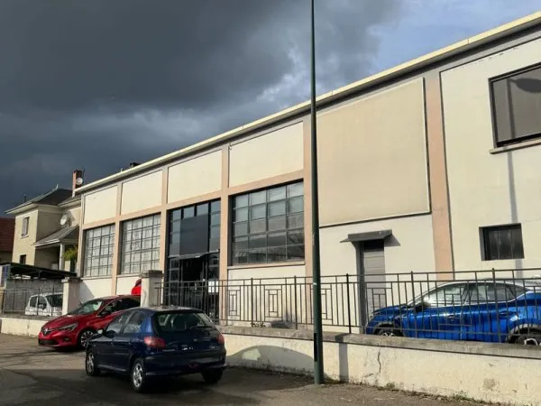 LOCAL D'ACTIVITE - 700 m2