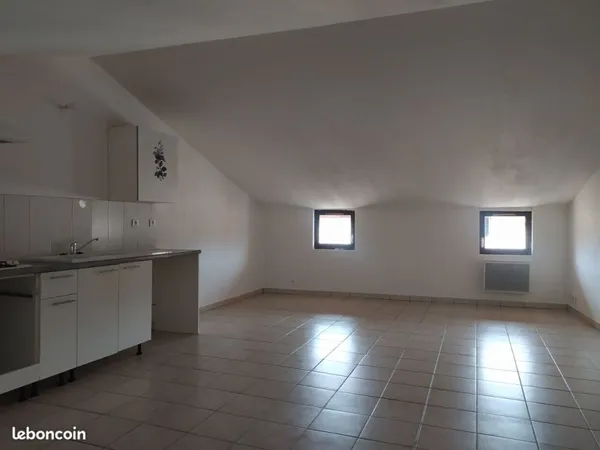 Appartement T3/4 3ème étage 63 m²