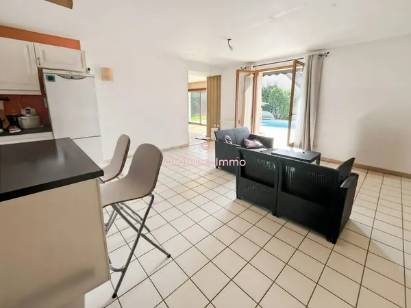 Maison lumineuse avec piscine et mezzanine Idéale pour une famille