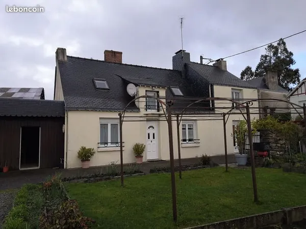 Maison de charme sur terrain de 1800 m² - Proche Redon