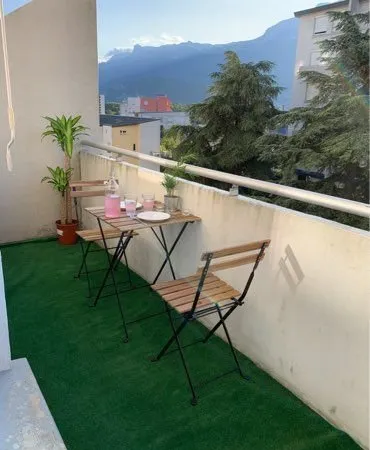 Chambre meublée dans duplex avec terrasse et parking