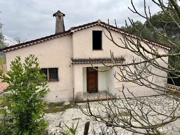 POINTE CONTES : Confortable 4 pièces 93m2 rénové Jardin Terr
