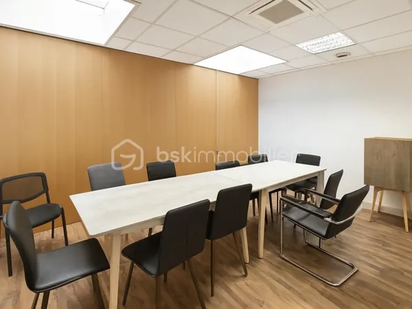 Bureaux 6 pièces 80 m²