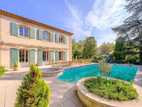 Maison 11 pièces 298 m²