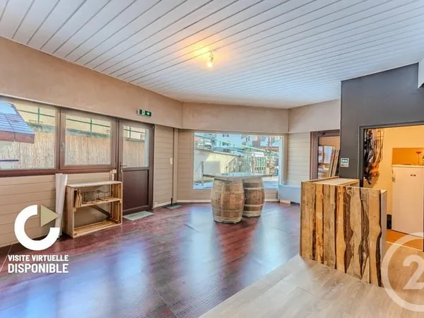 Local 3 pièces 61 m²