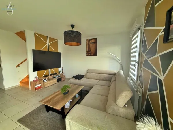 Maison récente de 85m2 à Certines 3 chambres sur un terrain