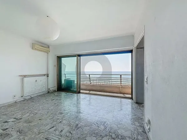 STUDIO FRONT DE MER