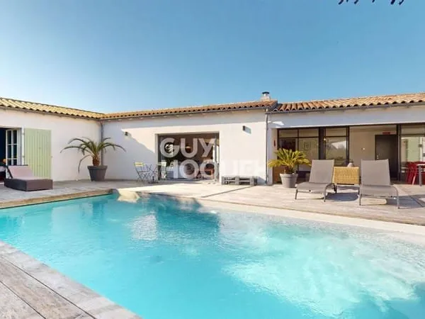 Maison de plain-pied 7 pièces 215 m²
