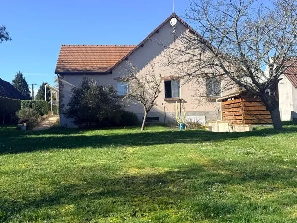 Grande maison familiale lumineuse avec sous-sol total sur 2960 m² de terrain clos - Calme absolu à P