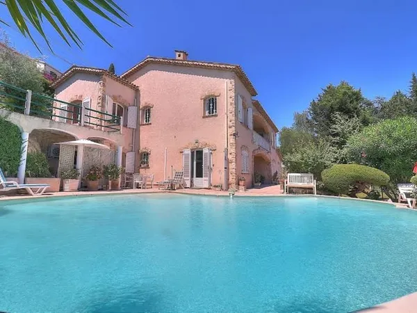 Maison 7 pièces 290 m²