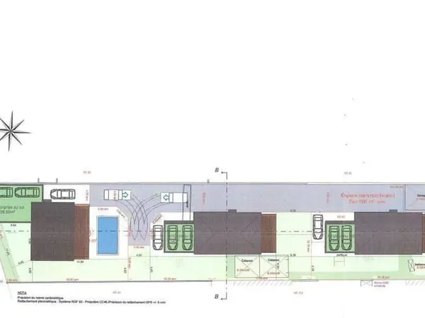 Terrain 385 m²