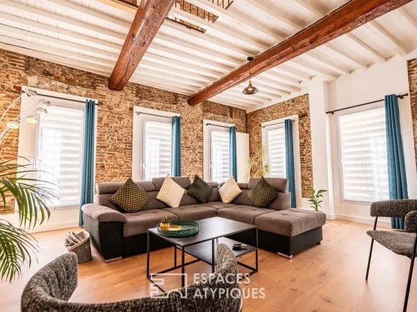 Superbe maison de village rénovée au charme d'antan avec cour