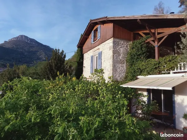 La campagne à la ville - Maison et dépendances à vendre