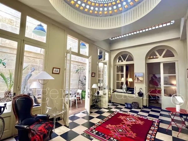 BORDEAUX CENTRE HISTORIQUE - MAGNIFIQUE APPARTEMENT D'APPARA