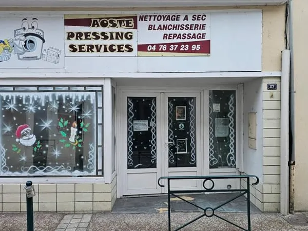 Saint Genix Les Villages - centre village -1 pièce(s) 42 m2