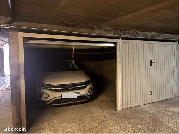 Double garage 25m2