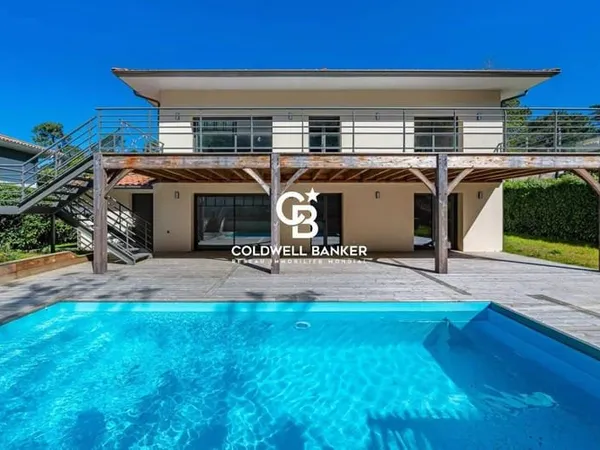 Maison 6 pièces 267 m²