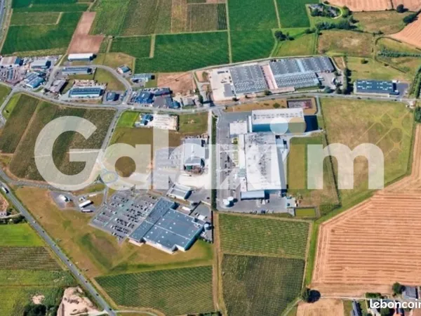 Local 500 m² Brissac Loire Aubance