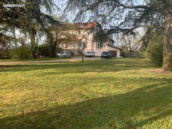 Maison 165 m² avec vue exceptionnelle sur le Pilat, piscine et grand terrain